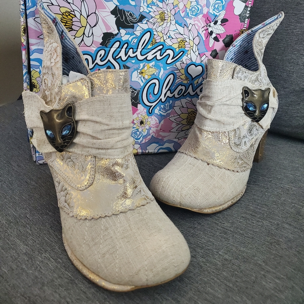 Irregular Choice Cream/Gold Miaow